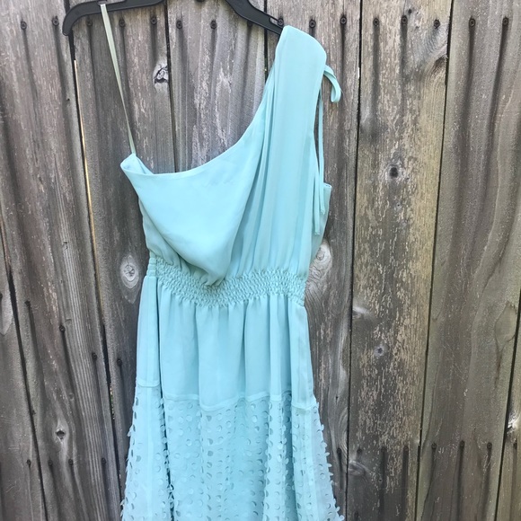 Gianni Bini off the shoulder dress - Picture 2 of 5